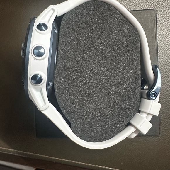 Fenix 6/6s Pro Solar - Picture 2 of 5